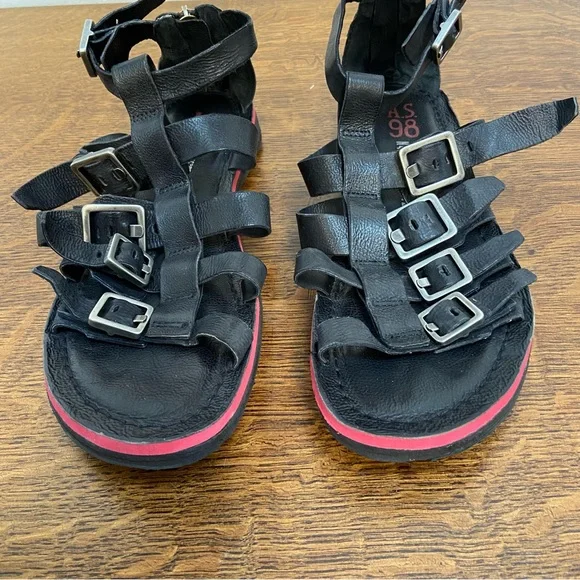RARE A.S. 98 BLACK LEATHER BRANTLEY BUCKLE CAGE EDGY WOMENS 42 GLADIATOR SANDAL